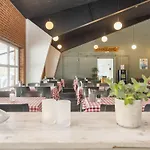 Charming 4-person Getaway