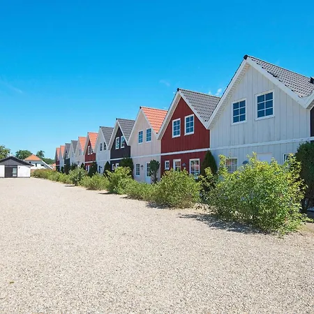Feriehus Charming 4-person Getaway Blåvand