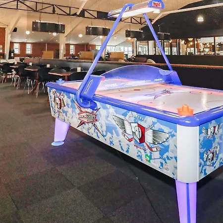 Charming 4-person Getaway Дом отдыха *