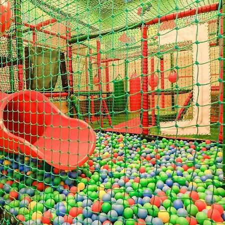 Charming 4-person Getaway Blåvand