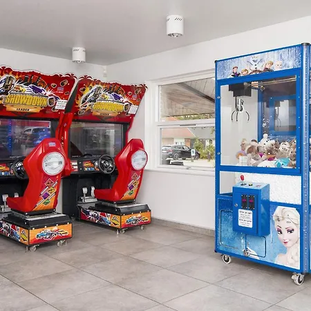 Charming 4-person Getaway * Blåvand