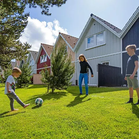 Charming 4-person Getaway Blåvand
