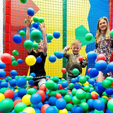 Charming 4-person Getaway Ferienhaus