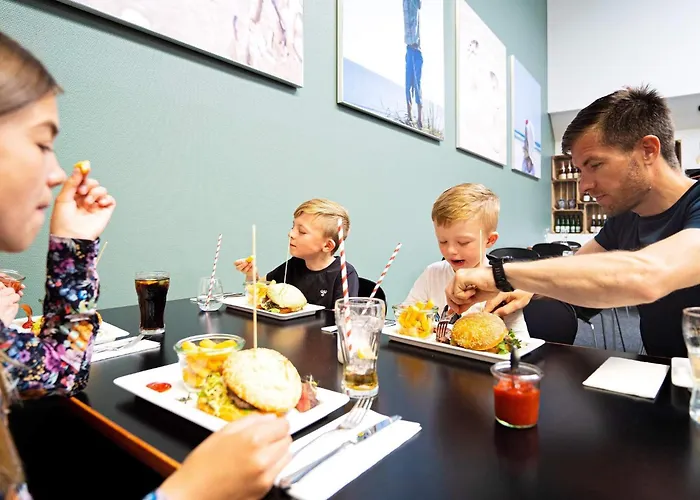 Charming 4-person Getaway Blåvand