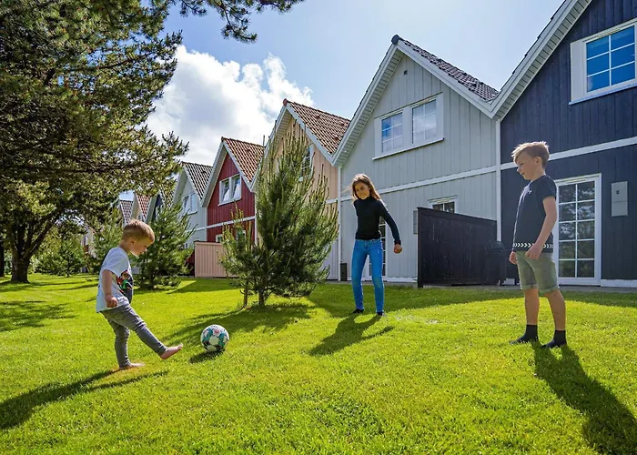 Charming 4-person Getaway Blåvand